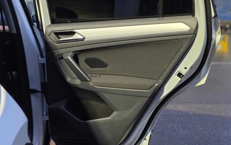 Volkswagen Tiguan II, 2017 год, 1 890 000 рублей, 13 фотография