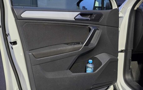 Volkswagen Tiguan II, 2017 год, 1 890 000 рублей, 12 фотография