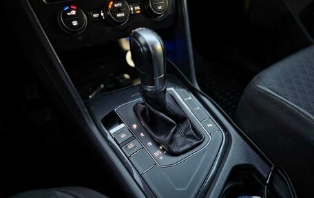 Volkswagen Tiguan II, 2017 год, 1 890 000 рублей, 16 фотография