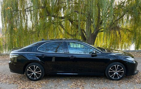 Toyota Camry, 2021 год, 2 850 000 рублей, 6 фотография