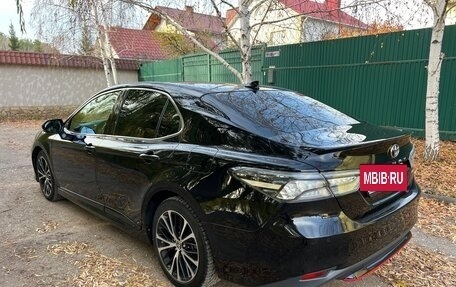 Toyota Camry, 2021 год, 2 850 000 рублей, 8 фотография