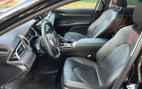 Toyota Camry, 2021 год, 2 850 000 рублей, 16 фотография