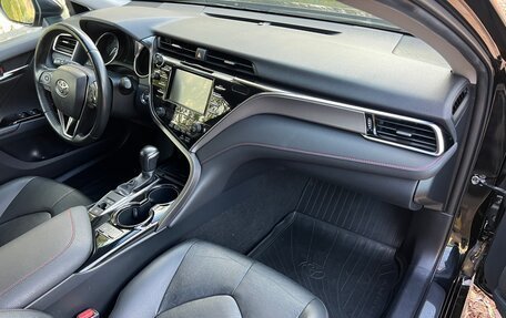 Toyota Camry, 2021 год, 2 850 000 рублей, 30 фотография