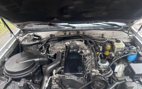 Toyota Land Cruiser 100 рестайлинг 2, 2006 год, 3 700 000 рублей, 12 фотография