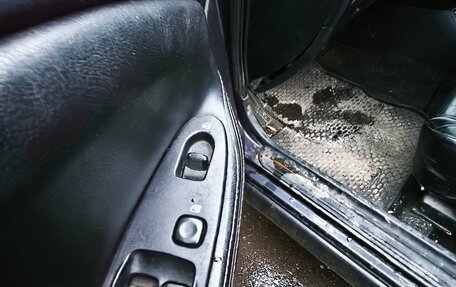 Mitsubishi Carisma I, 2002 год, 290 000 рублей, 1 фотография