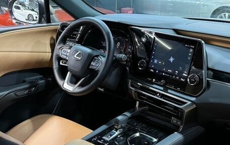 Lexus RX IV рестайлинг, 2025 год, 6 195 000 рублей, 10 фотография