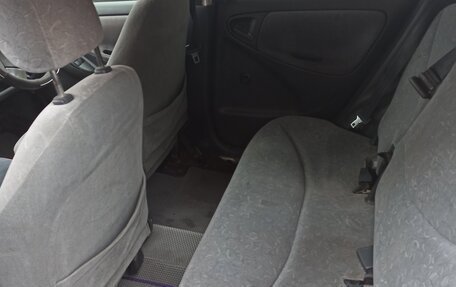 Toyota Vitz, 2000 год, 320 000 рублей, 6 фотография