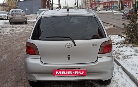 Toyota Vitz, 2000 год, 320 000 рублей, 4 фотография