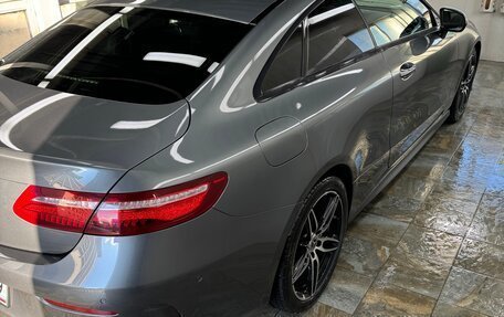 Mercedes-Benz E-Класс, 2017 год, 4 500 000 рублей, 3 фотография