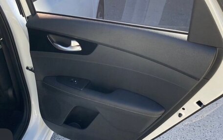 KIA K3, 2020 год, 2 200 000 рублей, 17 фотография