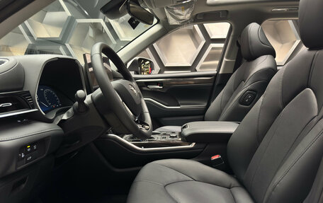 Toyota Highlander, 2025 год, 6 150 000 рублей, 14 фотография
