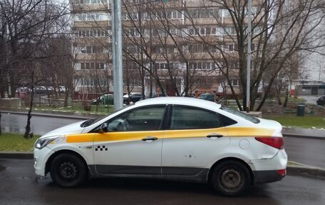 Hyundai Solaris II рестайлинг, 2016 год, 340 000 рублей, 2 фотография