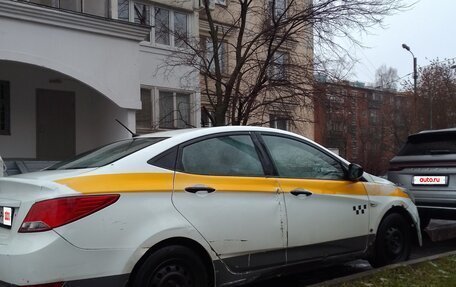 Hyundai Solaris II рестайлинг, 2016 год, 340 000 рублей, 3 фотография