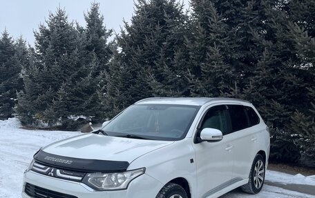 Mitsubishi Outlander III рестайлинг 3, 2012 год, 1 100 000 рублей, 1 фотография
