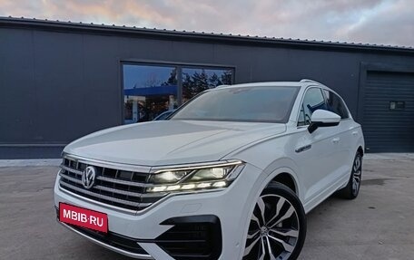 Volkswagen Touareg III, 2020 год, 4 900 000 рублей, 1 фотография