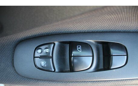 Nissan Serena IV, 2015 год, 1 430 000 рублей, 24 фотография