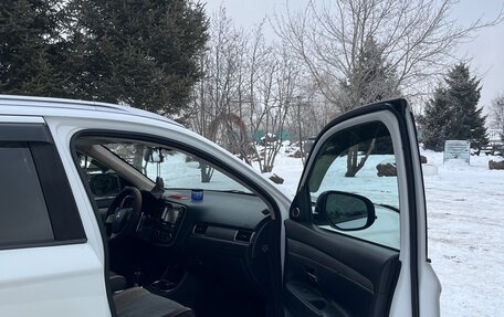 Mitsubishi Outlander III рестайлинг 3, 2012 год, 1 100 000 рублей, 7 фотография