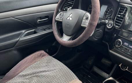 Mitsubishi Outlander III рестайлинг 3, 2012 год, 1 100 000 рублей, 13 фотография