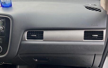 Mitsubishi Outlander III рестайлинг 3, 2012 год, 1 100 000 рублей, 15 фотография