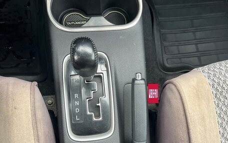 Mitsubishi Outlander III рестайлинг 3, 2012 год, 1 100 000 рублей, 12 фотография