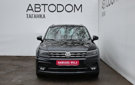 Volkswagen Tiguan II, 2017 год, 2 349 000 рублей, 2 фотография