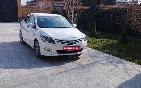 Hyundai Solaris II рестайлинг, 2016 год, 1 070 000 рублей, 1 фотография
