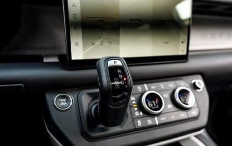 Land Rover Defender II, 2025 год, 14 556 807 рублей, 23 фотография