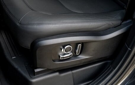 Land Rover Defender II, 2025 год, 14 556 807 рублей, 33 фотография