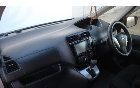 Nissan Serena IV, 2015 год, 1 430 000 рублей, 17 фотография