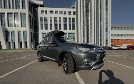 Mitsubishi Outlander III рестайлинг 3, 2016 год, 1 600 000 рублей, 2 фотография