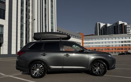 Mitsubishi Outlander III рестайлинг 3, 2016 год, 1 600 000 рублей, 9 фотография