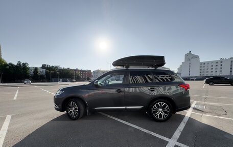 Mitsubishi Outlander III рестайлинг 3, 2016 год, 1 600 000 рублей, 8 фотография