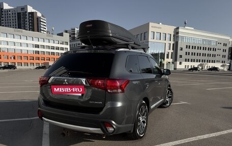 Mitsubishi Outlander III рестайлинг 3, 2016 год, 1 600 000 рублей, 4 фотография