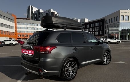 Mitsubishi Outlander III рестайлинг 3, 2016 год, 1 600 000 рублей, 5 фотография
