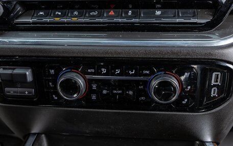 Chevrolet Silverado, 2025 год, 10 381 417 рублей, 25 фотография