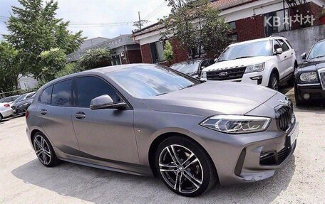 BMW 1 серия, 2021 год, 2 399 000 рублей, 19 фотография