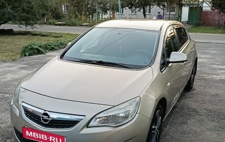 Opel Astra J, 2011 год, 550 000 рублей, 1 фотография