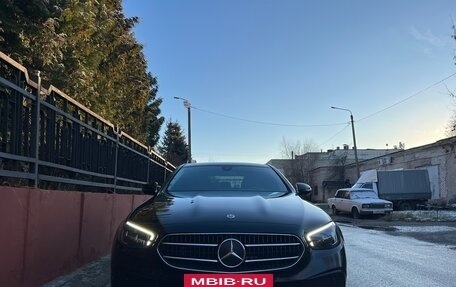 Mercedes-Benz E-Класс, 2021 год, 2 950 000 рублей, 2 фотография