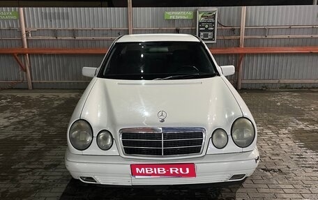 Mercedes-Benz E-Класс, 1998 год, 345 000 рублей, 1 фотография