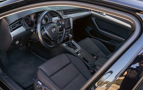 Volkswagen Passat B8 рестайлинг, 2018 год, 1 695 000 рублей, 13 фотография