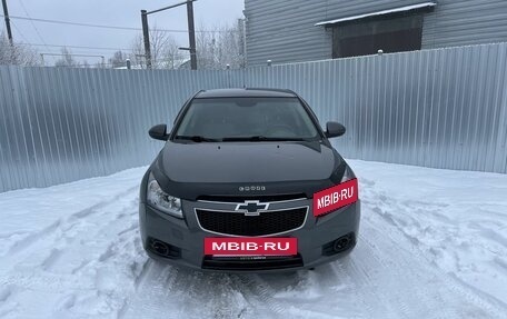 Chevrolet Cruze II, 2010 год, 545 000 рублей, 3 фотография