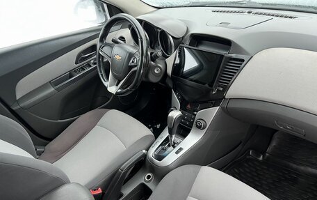 Chevrolet Cruze II, 2010 год, 545 000 рублей, 10 фотография