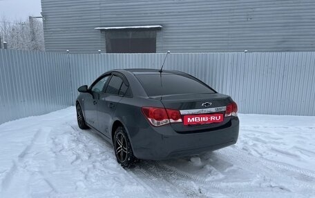 Chevrolet Cruze II, 2010 год, 545 000 рублей, 6 фотография