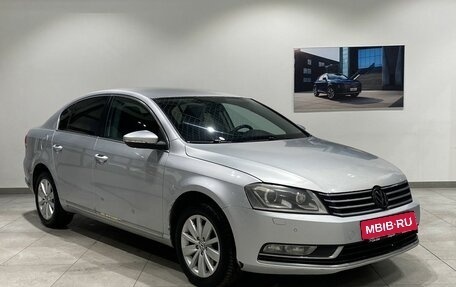 Volkswagen Passat B7, 2011 год, 899 000 рублей, 3 фотография