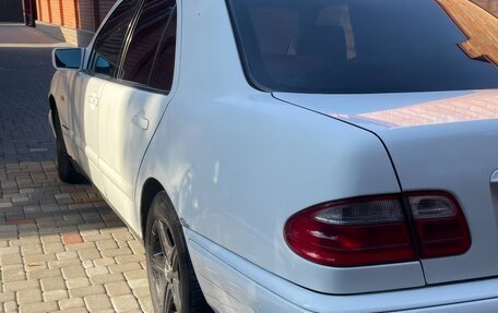 Mercedes-Benz E-Класс, 1998 год, 345 000 рублей, 6 фотография