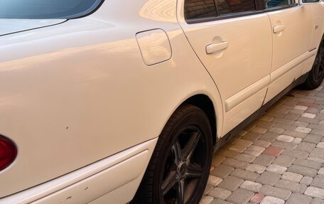 Mercedes-Benz E-Класс, 1998 год, 345 000 рублей, 4 фотография