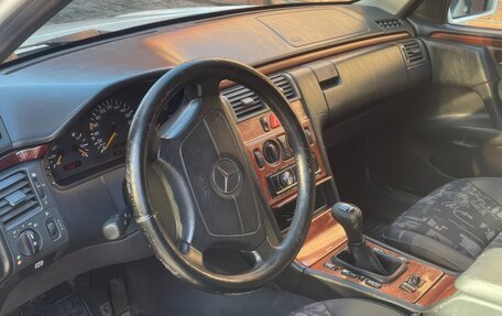 Mercedes-Benz E-Класс, 1998 год, 345 000 рублей, 8 фотография