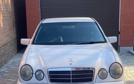 Mercedes-Benz E-Класс, 1998 год, 345 000 рублей, 2 фотография