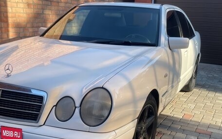 Mercedes-Benz E-Класс, 1998 год, 345 000 рублей, 5 фотография