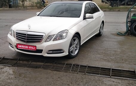 Mercedes-Benz E-Класс, 2011 год, 1 300 000 рублей, 1 фотография